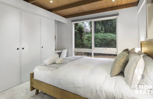 Olinda House | Escape to Tranquil Bliss In Fernview on Falls
