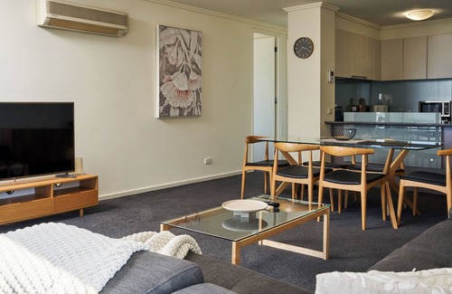 Southbank House | Exclusive Stays - Sentinel V