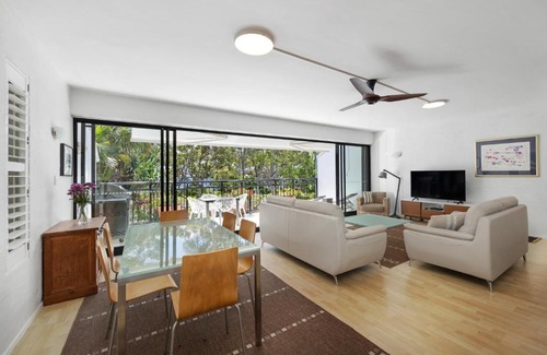 Noosa Heads House | Family Charm, Just Steps to the Beach