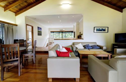 Seal Rocks House | Far Shore
