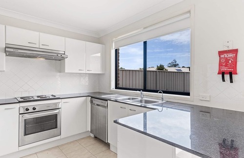 Fingal Bay House | Fingal Sands 10A - A walk on the sand is just a short stroll from this modern duplex