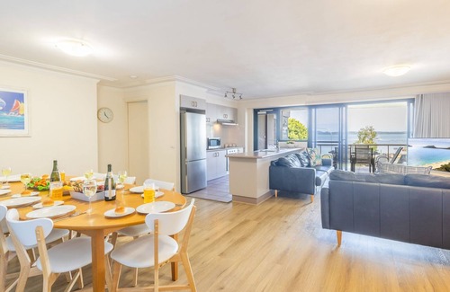 Nelson Bay Apartment | Florentine, 7 11 Columbia Close - wifi, air conditioned unit with fantastic views of Little Beach