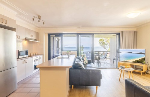 Nelson Bay Apartment | Florentine, 7 11 Columbia Close - wifi, air conditioned unit with fantastic views of Little Beach