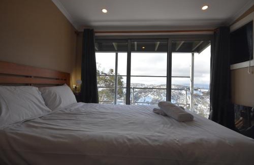 Hotham Heights House | Fountains 18