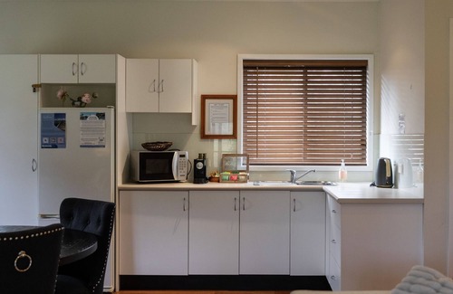Lovedale Apartment | Gartelmann Studio @ Gartelmanns Wines walk to The Deck Cafe + Wine tasting