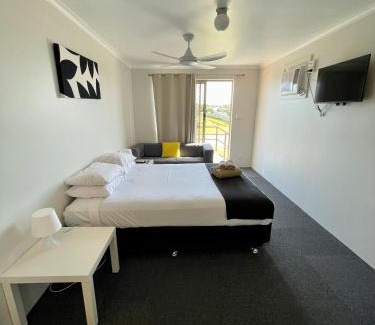 Mahomets Flats Apartment | Geraldton's Ocean West Holiday Units & Short Stay Accommodation