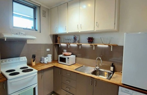 Glebe Apartment | Glebe, Sunny studio and the best view