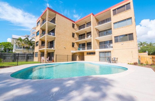 Golden Beach Apartment | Golden Shores U7 21 Landsborough Parade