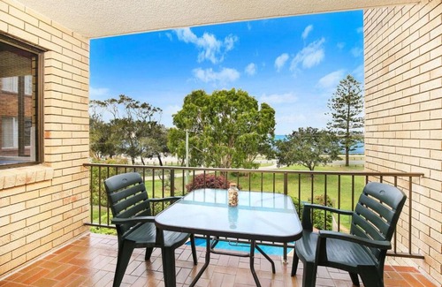 Golden Beach Apartment | Golden Shores U7 21 Landsborough Parade