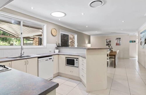 Corlette House | Halyard Beach Haven - Dive into Bliss