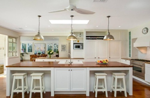 Avalon Beach House | Hamptons Home with pool in Prime North Avalon - Steps to Beach & Cafe