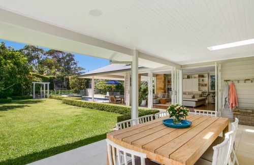 Avalon Beach House | Hamptons Home with pool in Prime North Avalon - Steps to Beach & Cafe