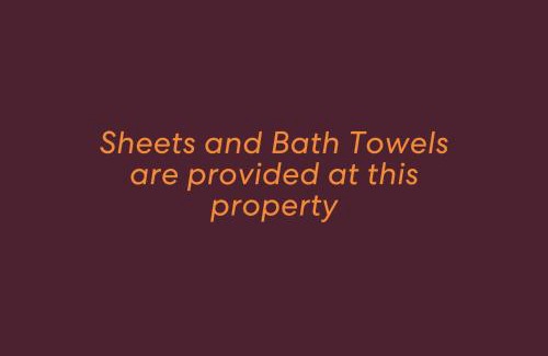 Corlette House | Hanks Corlette House, 49 Pantowora St - pet friendly, air con, boat parking, Wi-Fi