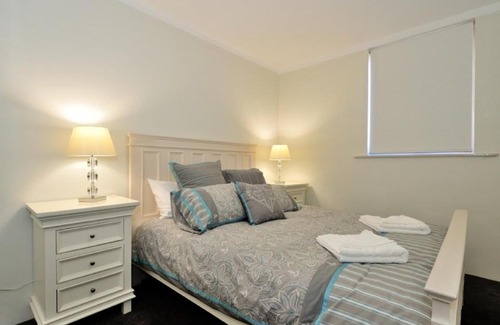 Fremantle Apartment | Harbour Breeze - Central Fremantle Apartment