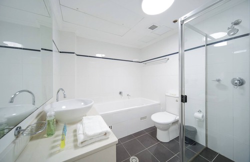 Darling Harbour Apartment | Heart of Sydney | CBD Apartment for Two
