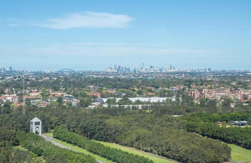 Sydney Olympic Park House | High Rise Cosy Apt with City View and Parking