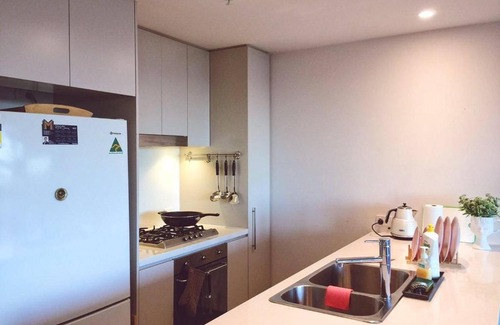 Sydney Olympic Park House | High Rise Cosy Apt with City View and Parking