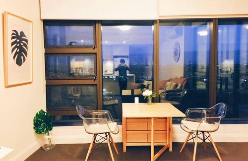 Sydney Olympic Park House | High Rise Cosy Apt with City View and Parking