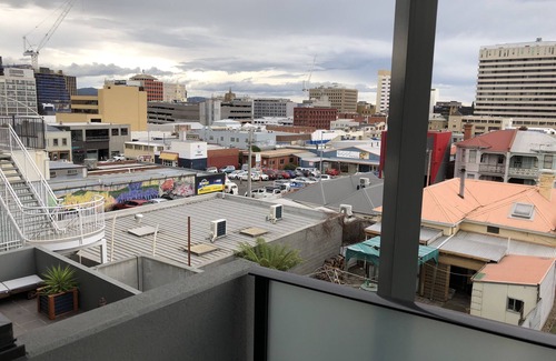 Hobart Central Business District Apartment | Hobart Inner City Apartment . Close to Salamanca Mona ferry terminal and North