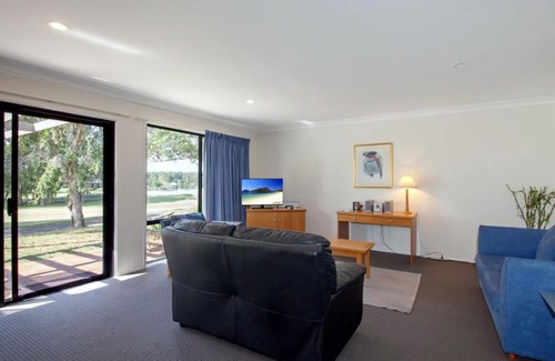 Salamander Bay Villa | Horizons Golf Club Villa 135