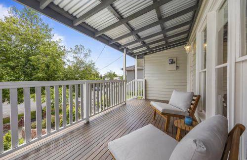 Golden Point House | House ∙ 3 bedrooms ∙ 6 guests