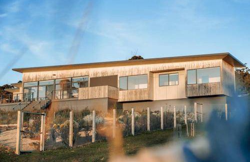 North Bruny House | House ∙ 3 bedrooms ∙ 8 guests
