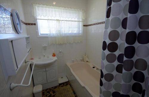 Toukley House | House ∙ 3 bedrooms ∙ 6 guests