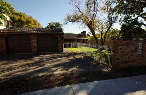 Toukley House | House ∙ 3 bedrooms ∙ 6 guests