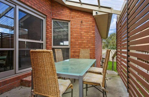 Lakes Entrance House | House ∙ 4 bedrooms ∙ 12 guests