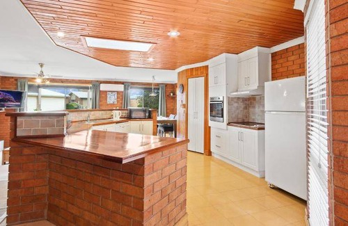 Lakes Entrance House | House ∙ 4 bedrooms ∙ 12 guests