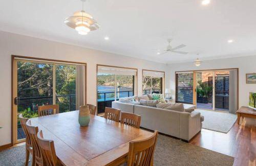 Pambula Beach House | House ∙ 4 bedrooms ∙ 16 guests