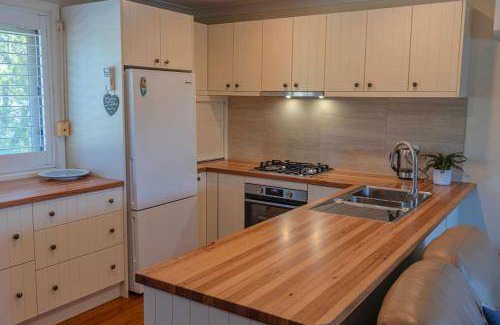 Narrawallee House | House ∙ 4 bedrooms ∙ 8 guests