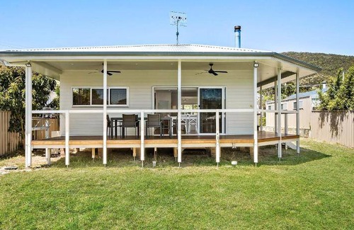 Shoal Bay House | House ∙ 4 bedrooms ∙ 8 guests