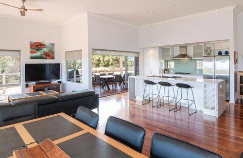 Wilyabrup House | House ∙ 4 bedrooms ∙ 8 guests