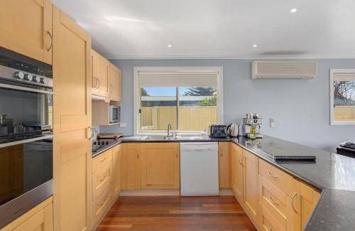 Smiths Beach House | House ∙ 5 bedrooms ∙ 16 guests
