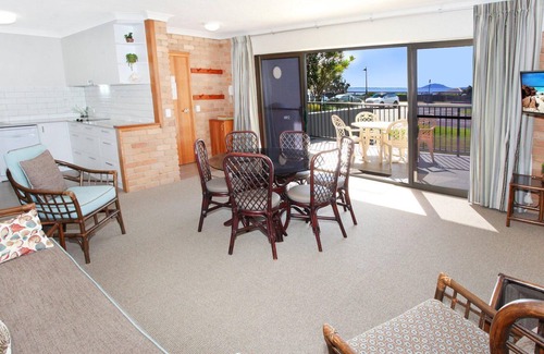Mooloolaba Apartment | Illawong 4 - 2 Bedroom Unit just opposite the Beach
