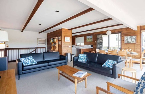 Mollymook House | Kelton Beach Haven Su