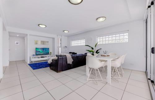 Kings Beach Apartment | Kings Edge Unit 1 Kings Beach QLD