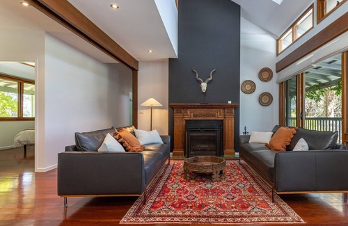 Blueys Beach House | Kookaburra Retreat- embrace the tranquility and opulence of Kookaburra Retreat