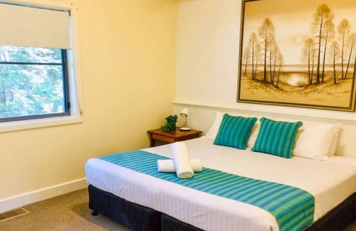 Cams Wharf House | KriSie's Siesta at Raffertys Resort #71