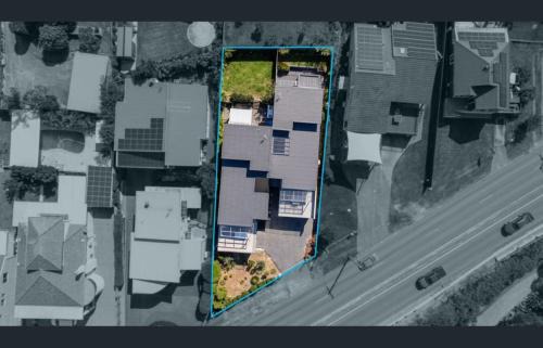 Speers Point House | Lakeview Oasis on The Esplanade