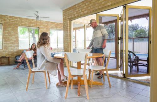 Lancelin Hostel | Lancelin Lodge