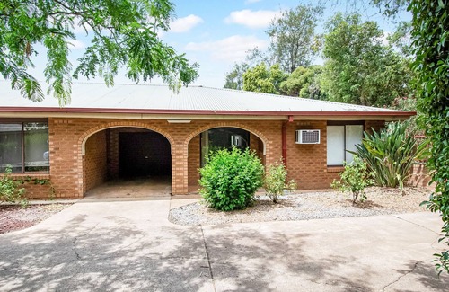 East Wagga Wagga Apartment | Langdon Hideaway - CBD Location, Modern Comforts