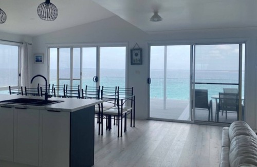 Culburra Beach House | Le Vista – captivating family retreat with breath taking water views