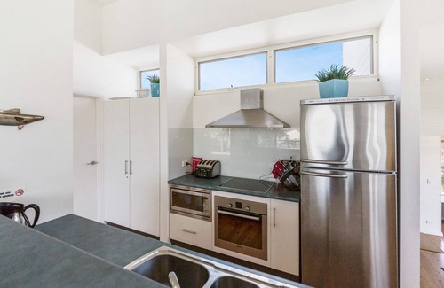 Carrickalinga House | Lewis Retreat - 40 Lewis Road