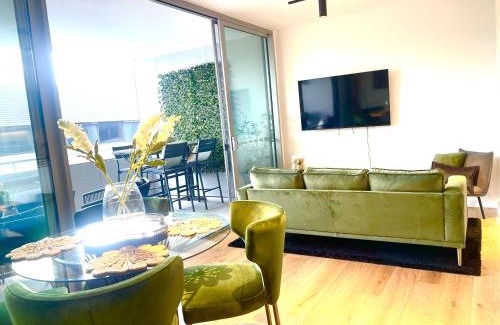 Fremantle Apartment | Little Lane Apartments Comfortable, Chic New Apartment in Heart Of Fremantle Features Large balcony & Free car bay