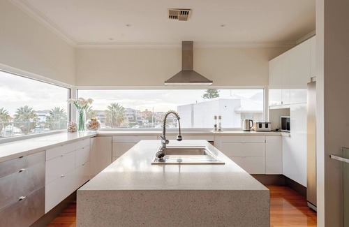 Mindarie House | Located in the Mindarie Marina a Luxury House in a Perfect Location