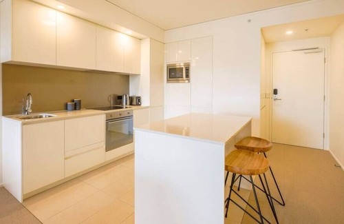 Bowen Hills Apartment | Lovely 1 Bed Apt Apt w/ FREE Parking @Bowen Hills
