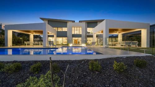 Banksia Beach House | Luxury Canal Front Holiday House