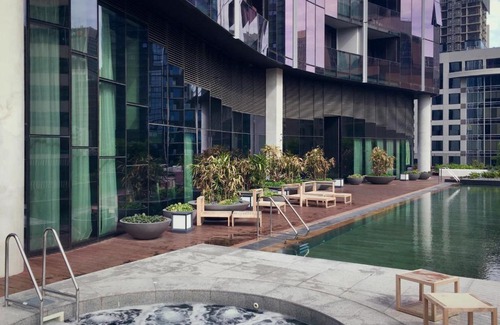 Melbourne Central Business District Apartment | Luxury CBD - Pool, Gym and Spa